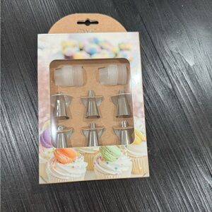 NWT Cook With Color Silver Cake Decorating Nozzles Set